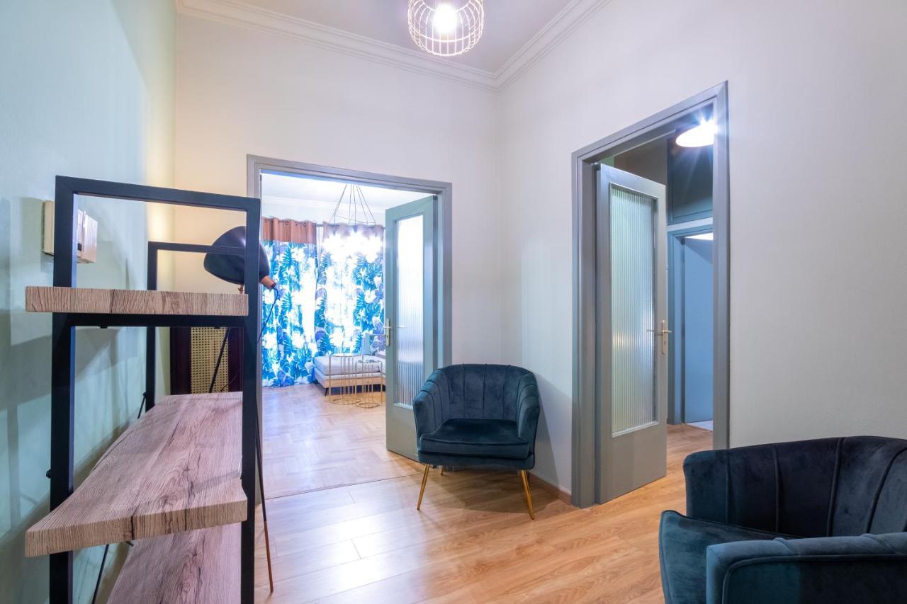 Vintage House Near Downtown Apartment Athena Bagian luar foto
