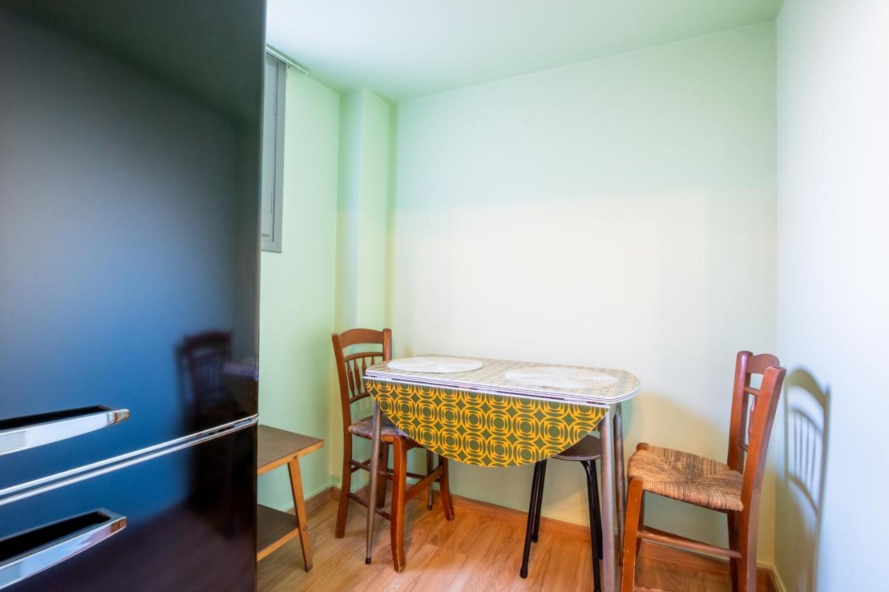 Vintage House Near Downtown Apartment Athena Bagian luar foto