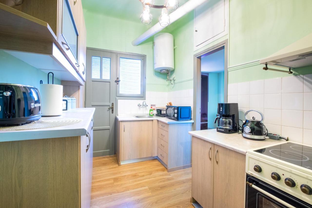 Vintage House Near Downtown Apartment Athena Bagian luar foto