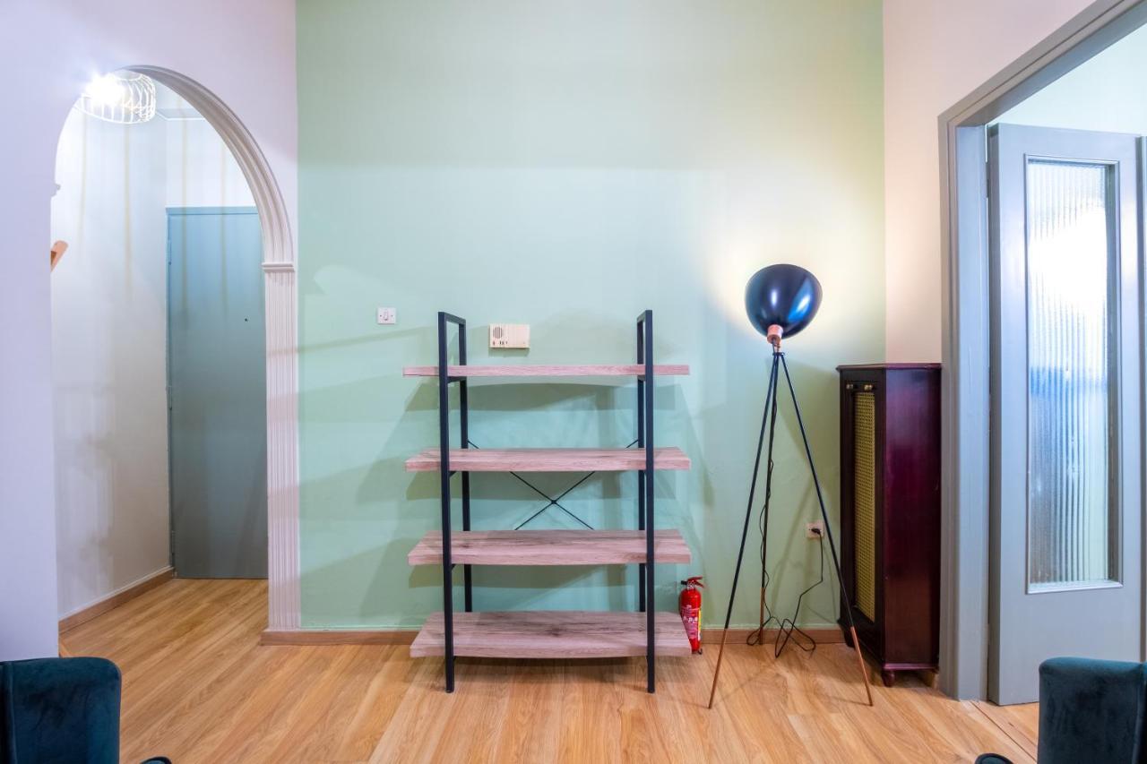 Vintage House Near Downtown Apartment Athena Bagian luar foto